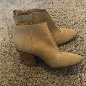 Enzo Angiolini booties